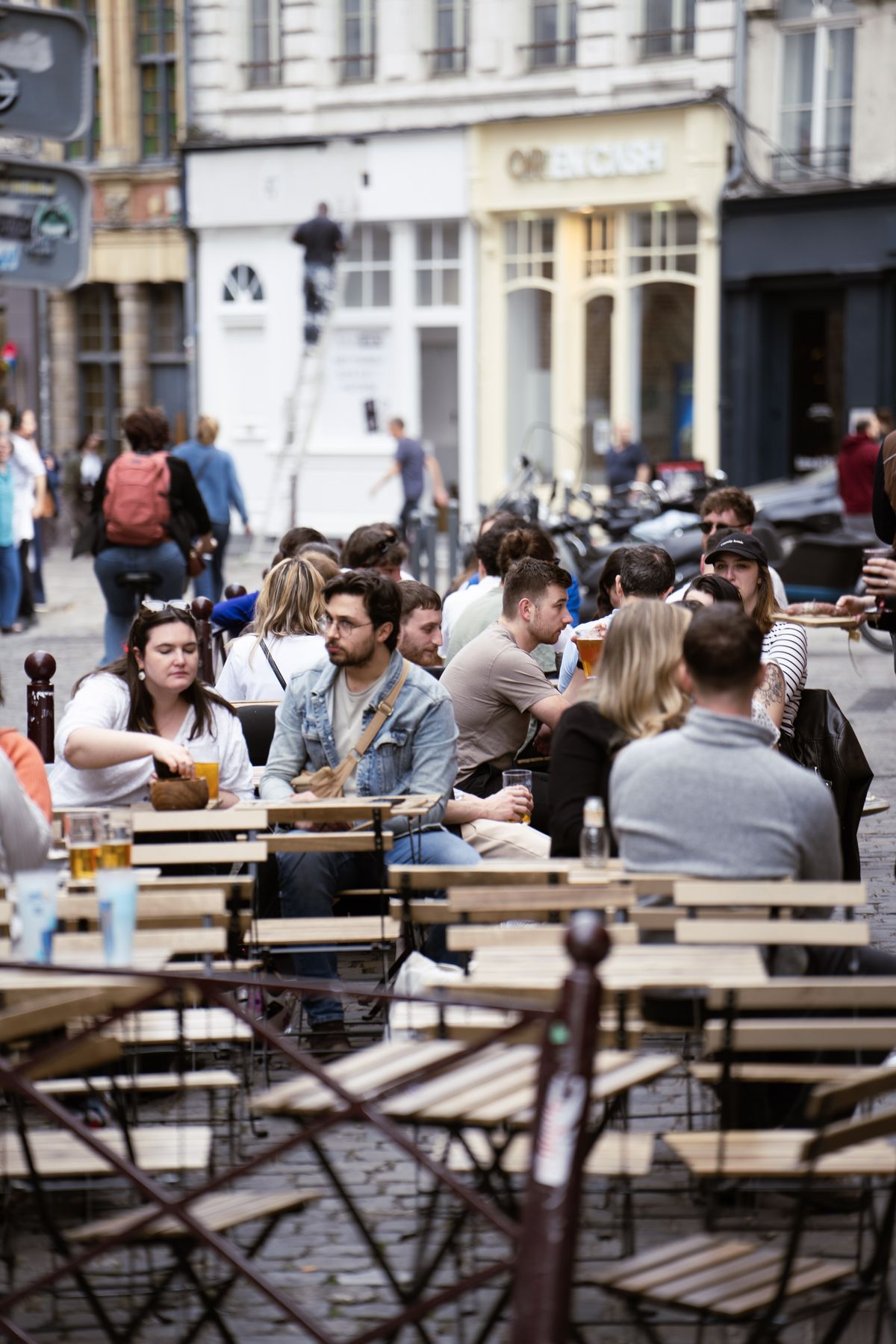 La terrasse pleine au soleil